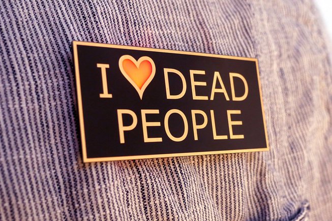 I Heart Dead People Pin